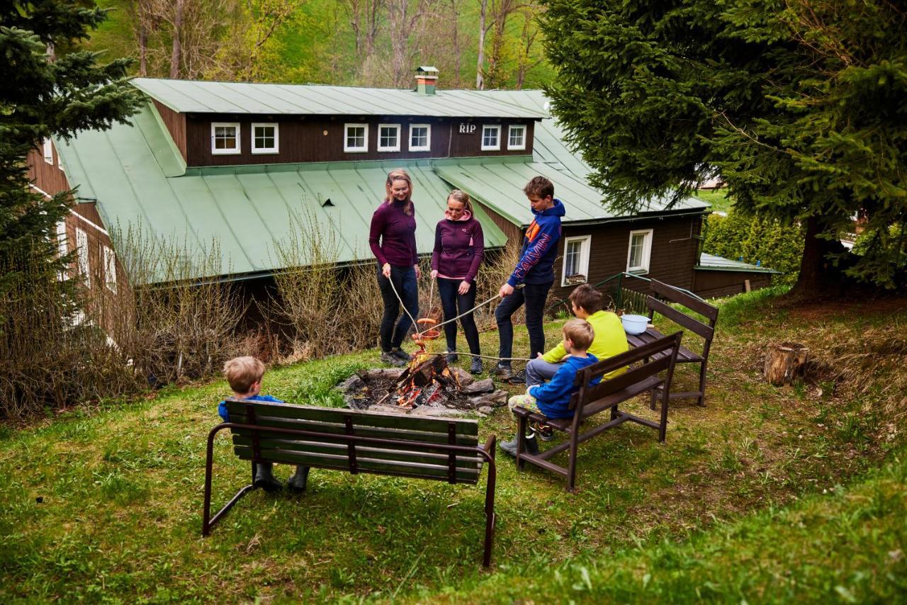 Pension Rip Pec pod Snezkou Exteriör bild